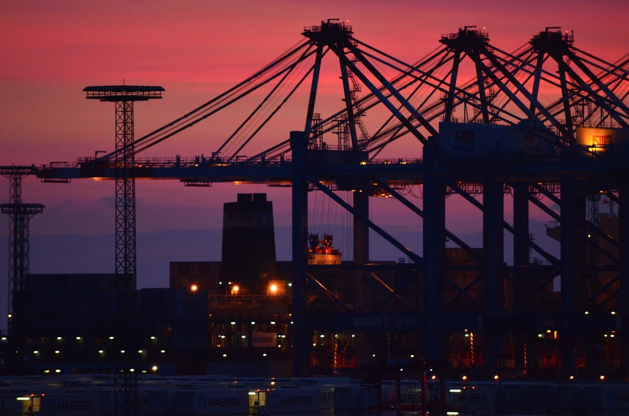Lee más sobre el artículo Transporte marítimo de mercancías vs coste de manipulación de contenedores