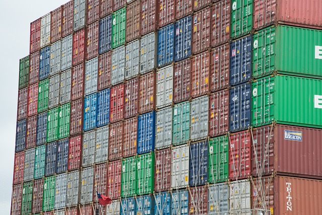 Lee más sobre el artículo Ventajas de los contenedores en el transporte internacional de mercancías