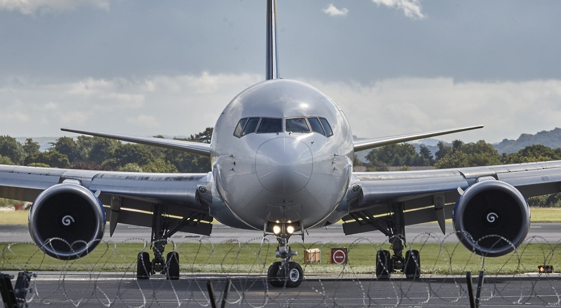 Lee más sobre el artículo Transporte aéreo: elementos de un avión