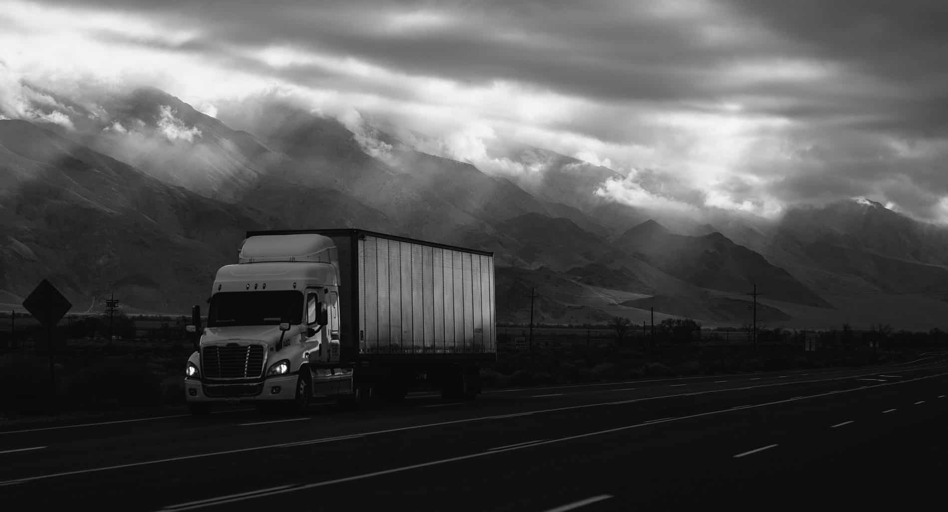 Lee más sobre el artículo Diferentes tipos de camiones en el transporte internacional de mercancías