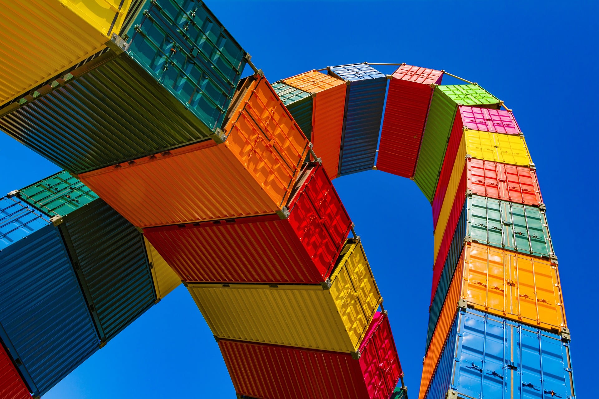 Lee más sobre el artículo Claves para entender la escasez de contenedores marítimos que está elevando los precios del transporte