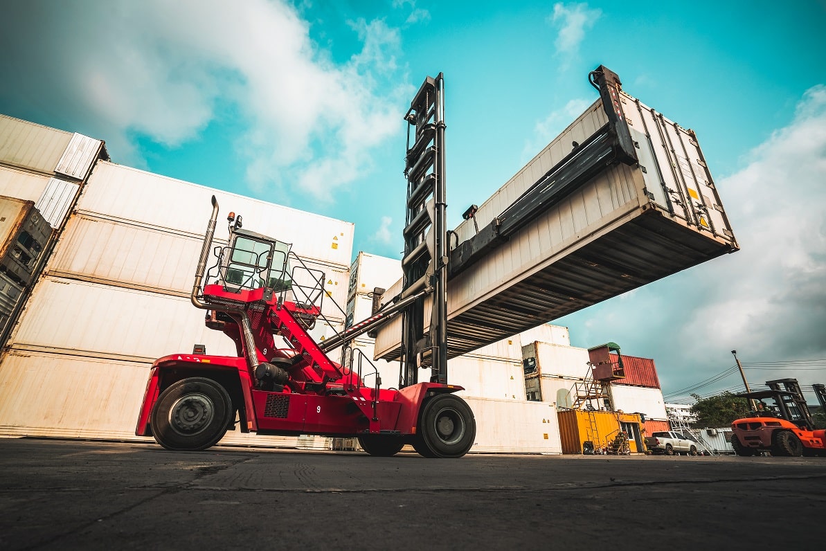 Lee más sobre el artículo Qué es y cómo funciona el transporte de carga pesada